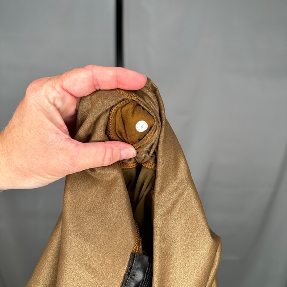 🍋 Rare NWOT Flawless Foil Lululemon Wunder Under Foil Color Size 4 - Picture 5 of 7